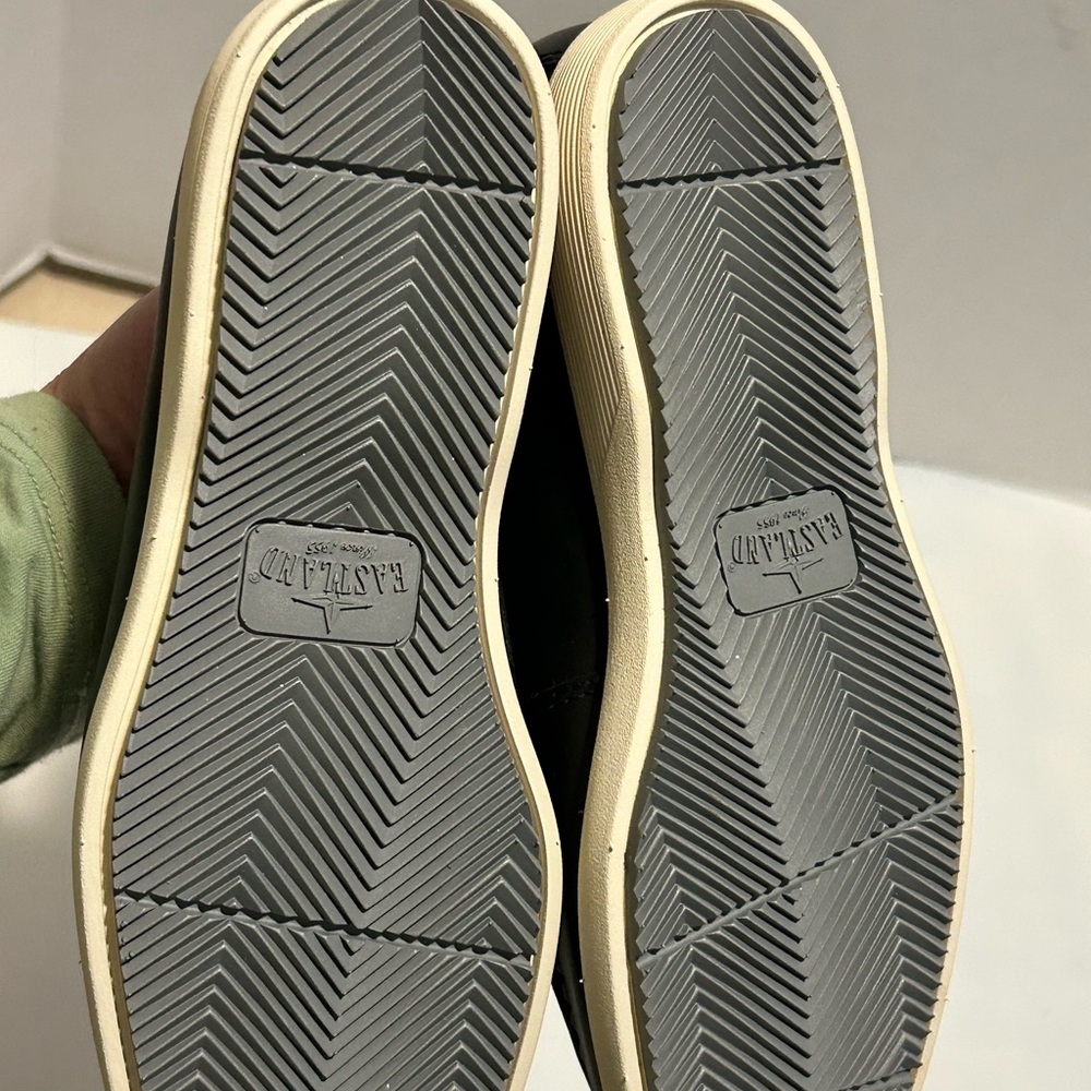 Eastland Baldwin Black Leather Loafers - Picture 5 of 9